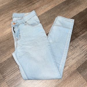 6 Mid-rise Super Skinny Old Navy Light Wash Jeans